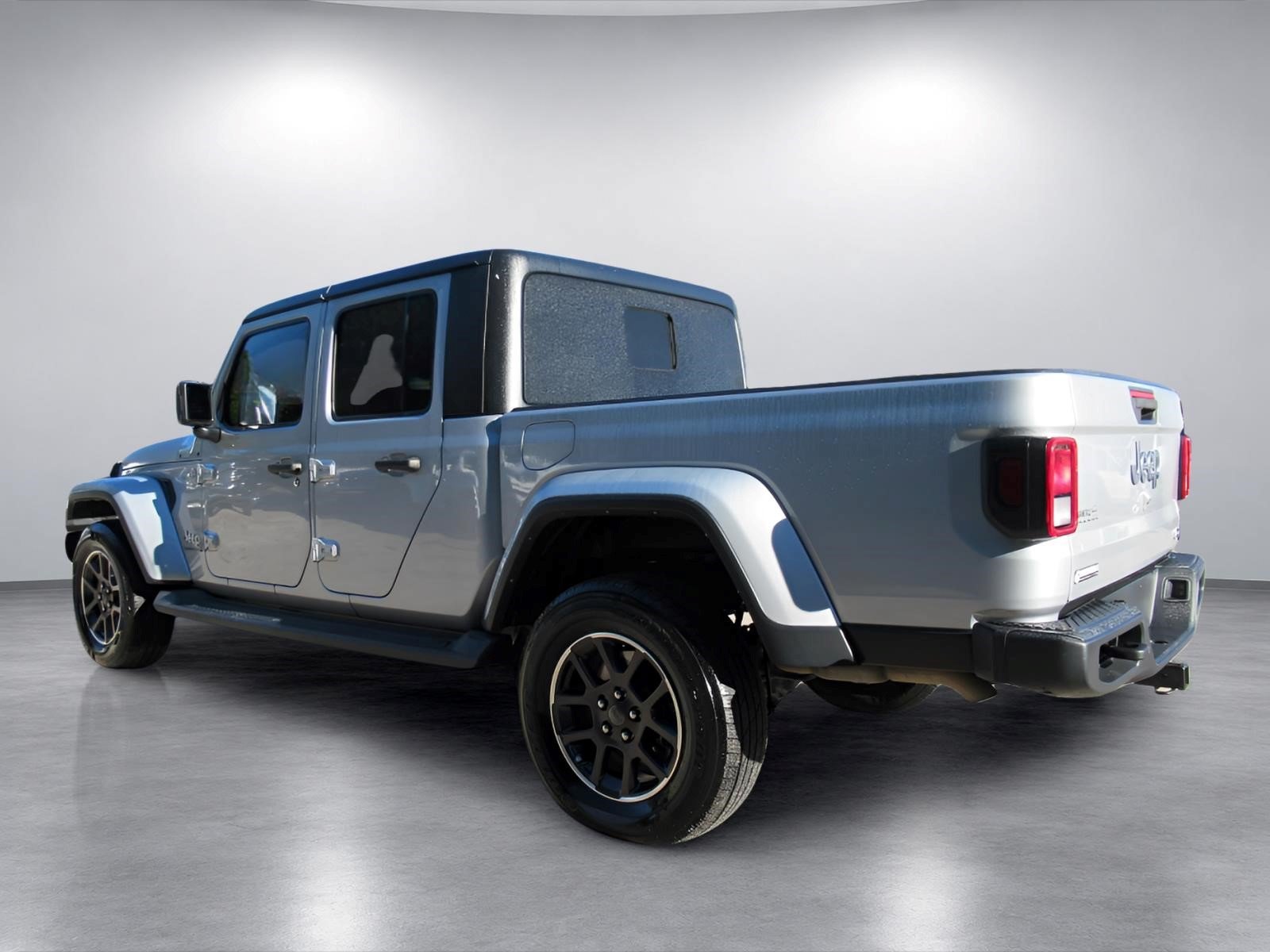 Used 2023 Jeep Gladiator Overland AWD/4WD image 4