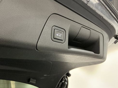 Used 2023 Buick Envision Avenir AWD/4WD image 31