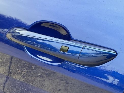 Used 2025 Hyundai Elantra SEL image 10