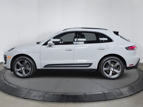 Certified 2023 Porsche Macan AWD/4WD image 2
