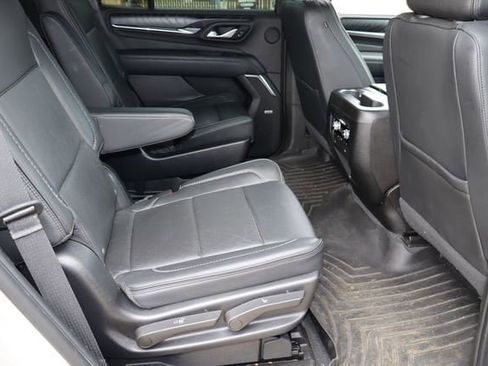 Used 2022 GMC Yukon Denali w/ Denali Premium Package AWD/4WD image 19