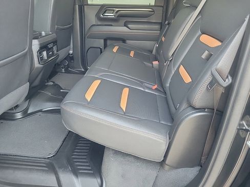 Used 2024 GMC Sierra 2500 AT4 w/ AT4 Premium Plus Package image 17