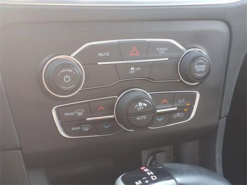 Used 2017 Dodge Charger SXT image 8