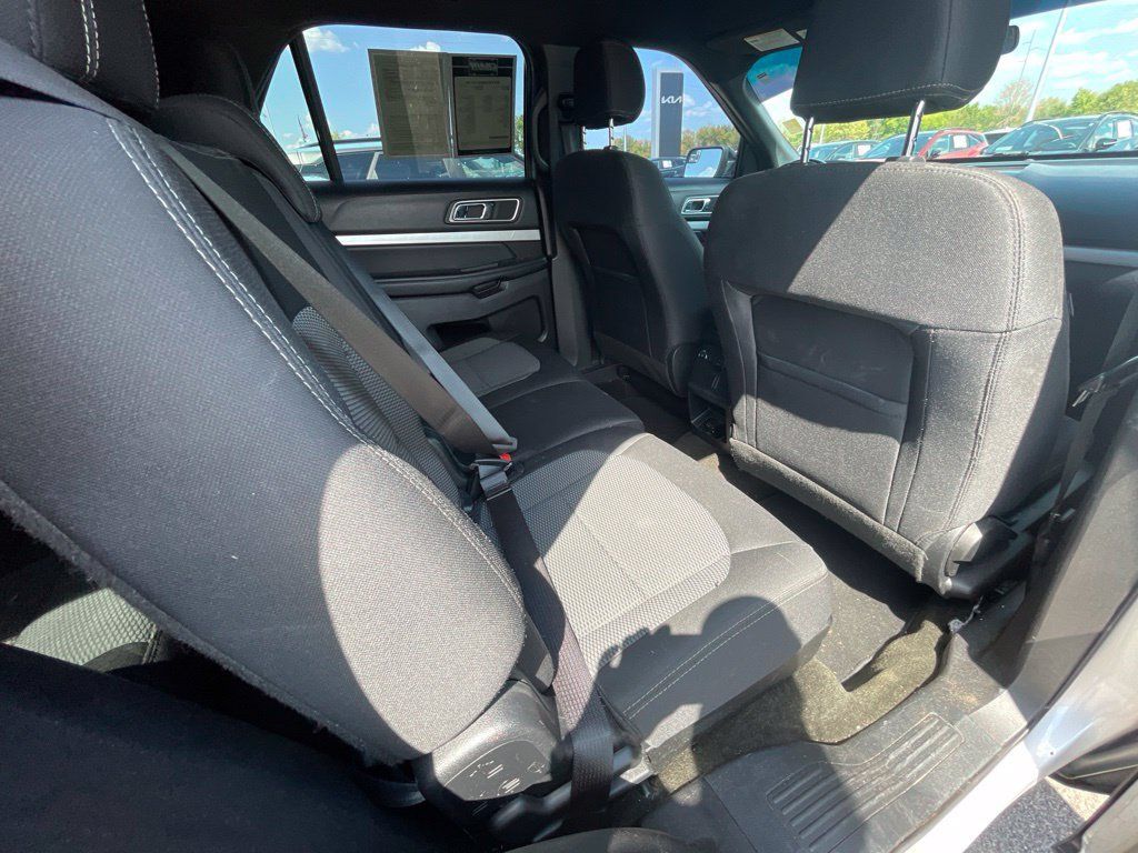 Used 2016 Ford Explorer XLT AWD/4WD image 22