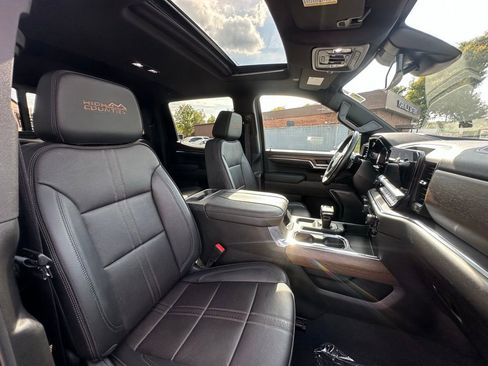 Used 2023 Chevrolet Silverado 1500 High Country w/ High Country Premium Package image 17