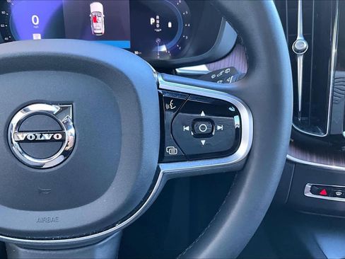 Used 2023 Volvo XC60 B6 Ultimate image 24