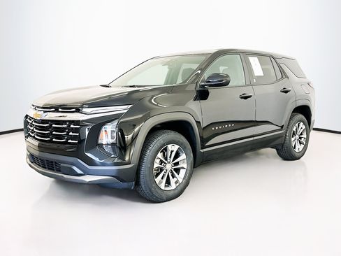 Used 2025 Chevrolet Equinox LT AWD/4WD image 3