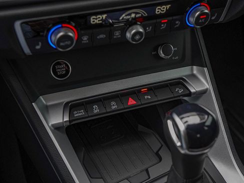 New 2025 Audi Q3 2.0T Premium image 13