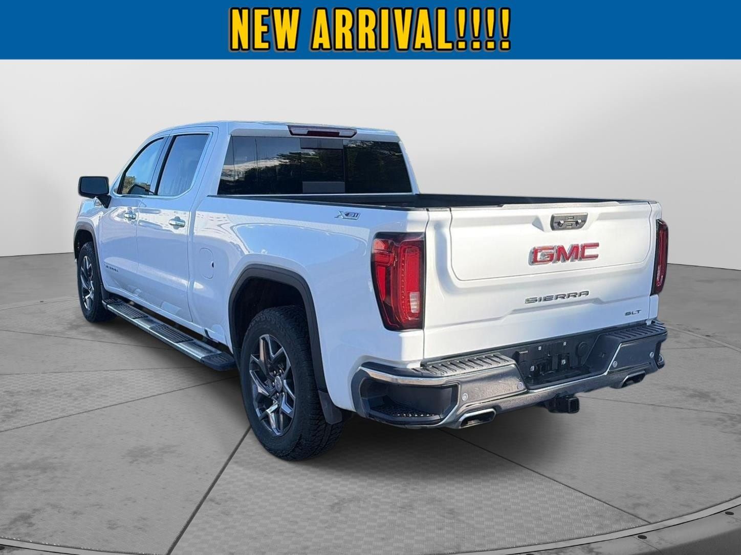 Used 2026 GMC Sierra 1500 SLT w/ SLT Premium Package AWD/4WD image 4