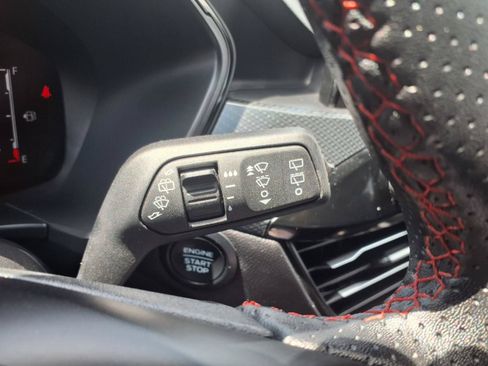 Used 2025 Ford Escape ST-Line FWD image 18