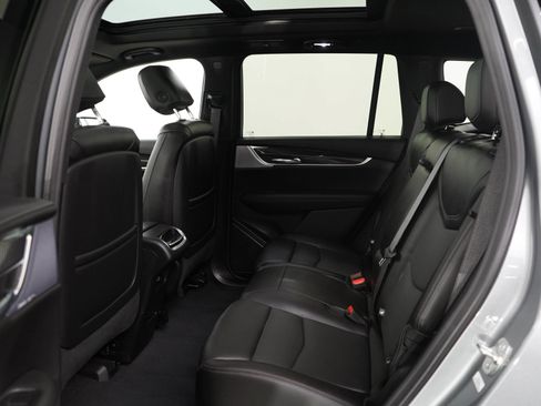 Used 2025 Cadillac XT6 Sport image 18