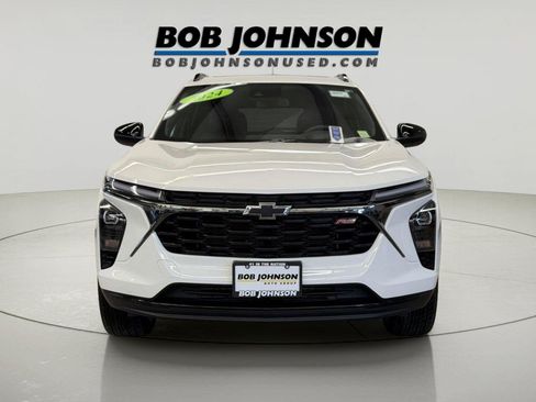 Used 2024 Chevrolet Trax RS w/ Sunroof Package FWD image 4