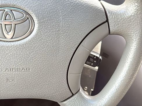 Used 2010 Toyota Sienna LE image 21