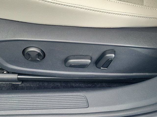 Certified 2023 Volkswagen Jetta SE FWD image 16
