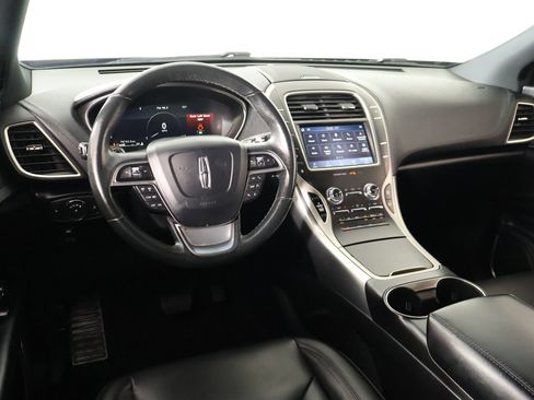 Used 2020 Lincoln Nautilus FWD image 2