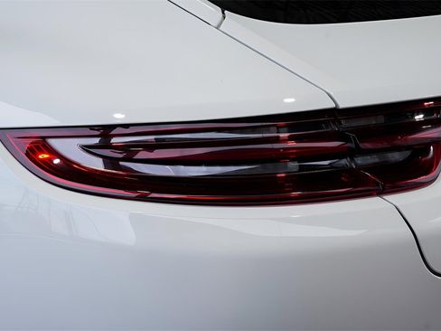 Used 2020 Porsche Panamera 4 image 16