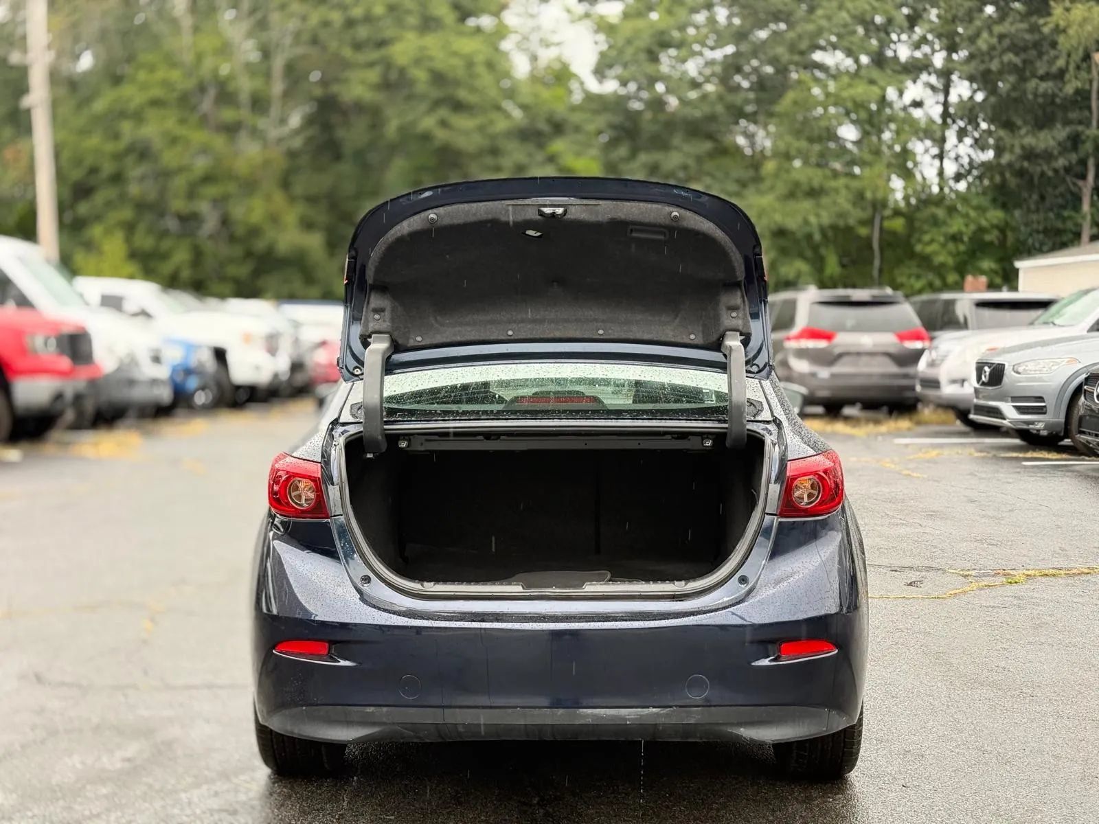 Used 2018 MAZDA MAZDA3 Grand Touring FWD image 9