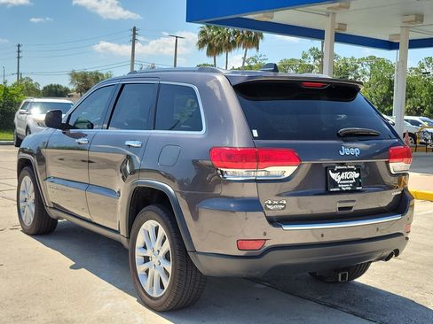 Used 2017 Jeep Grand Cherokee Limited AWD/4WD image 3