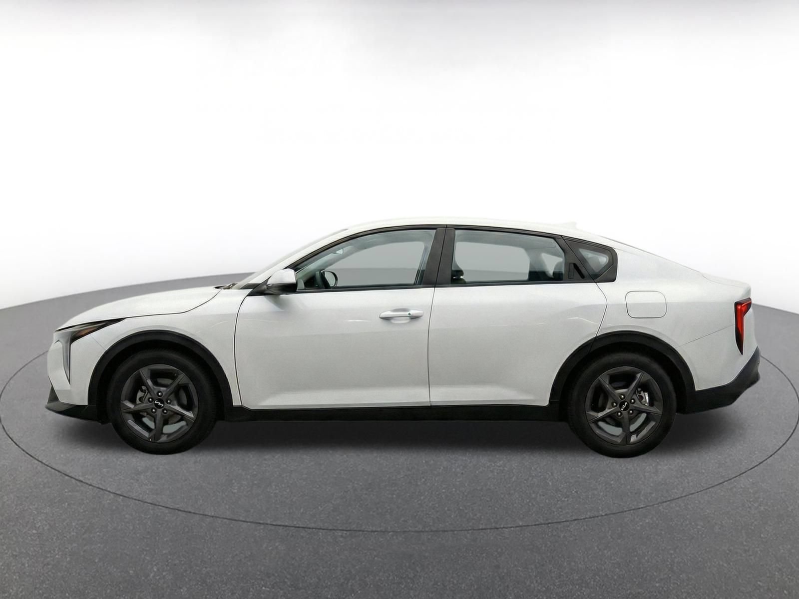 Used 2025 Kia K4 FWD image 4