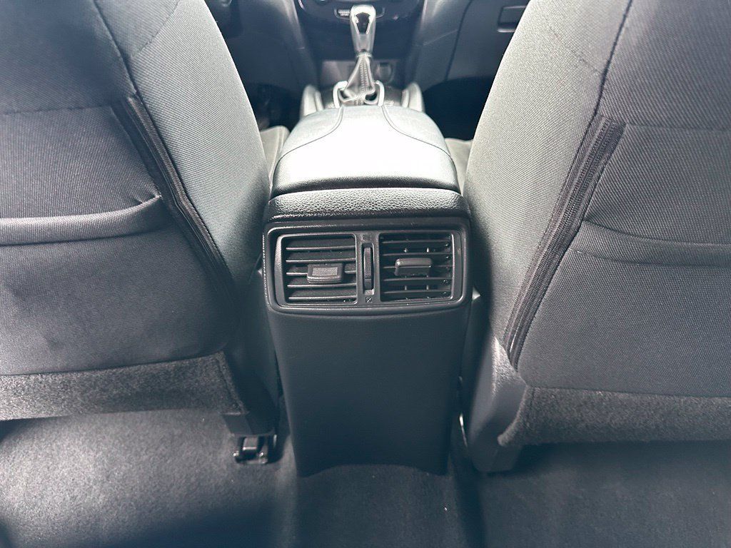 Used 2018 Nissan Rogue SV FWD image 21