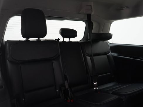 Used 2025 Ford Expedition Platinum AWD/4WD image 12