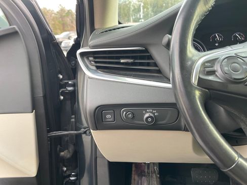 Used 2020 Buick Enclave Essence image 15