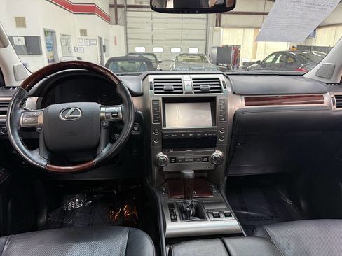 Used 2016 Lexus GX 460 w/ Premium Package AWD/4WD image 21