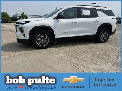 Used 2024 Chevrolet Traverse LT