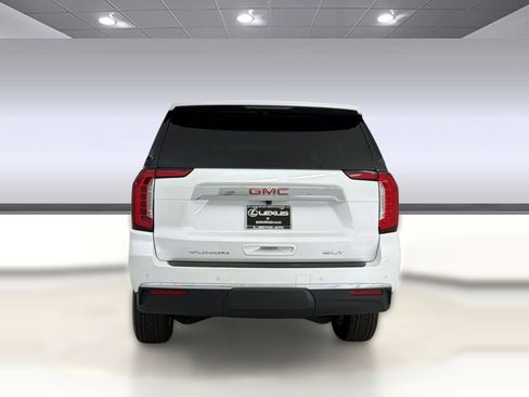 Used 2024 GMC Yukon XL SLT w/ SLT Premium Package AWD/4WD image 10