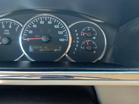 Used 2009 Buick LaCrosse CXL FWD image 8