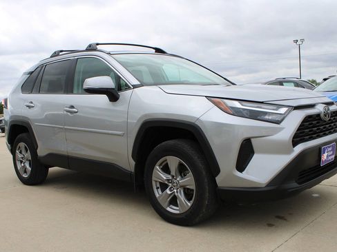 Used 2024 Toyota RAV4 XLE w/ Convenience Package AWD/4WD image 3