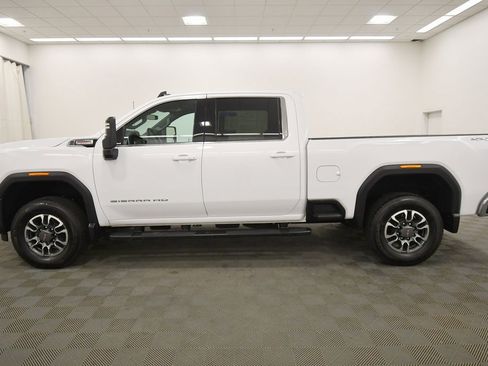 Used 2024 GMC Sierra 2500 SLE image 4