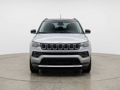 Used 2025 Jeep Compass Limited image 2