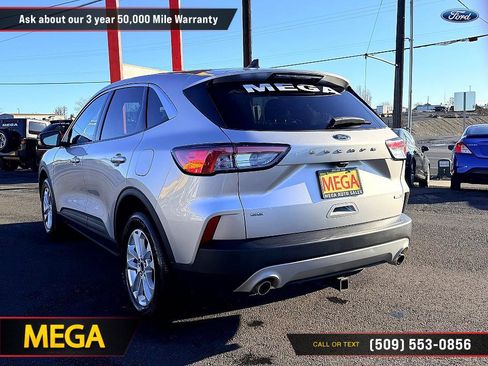 Used 2020 Ford Escape SE image 11