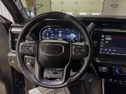 Used 2024 GMC Sierra 2500 Denali Ultimate AWD/4WD image 14