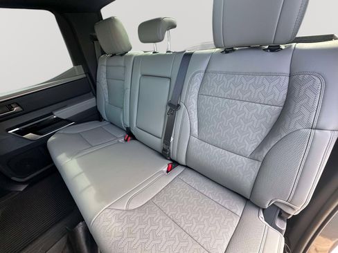 Used 2025 Toyota Tundra Limited AWD/4WD image 34