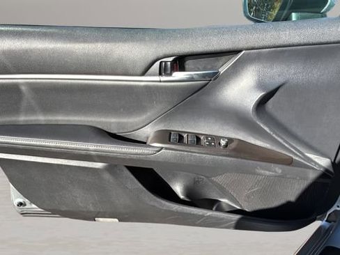 Used 2023 Toyota Camry XSE image 17