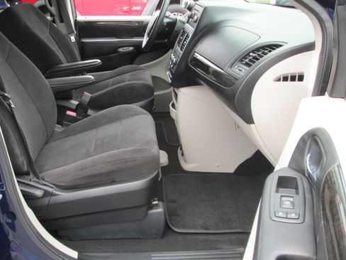 Used 2013 Dodge Grand Caravan SE FWD image 13