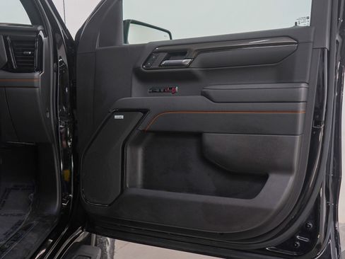 Used 2023 GMC Sierra 1500 AT4 w/ AT4 Premium Package AWD/4WD image 9