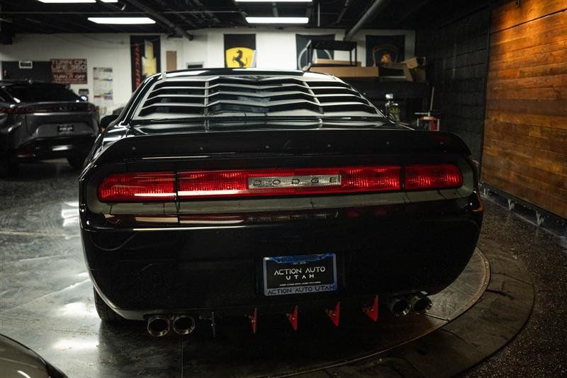 Used 2014 Dodge Challenger SXT RWD image 6