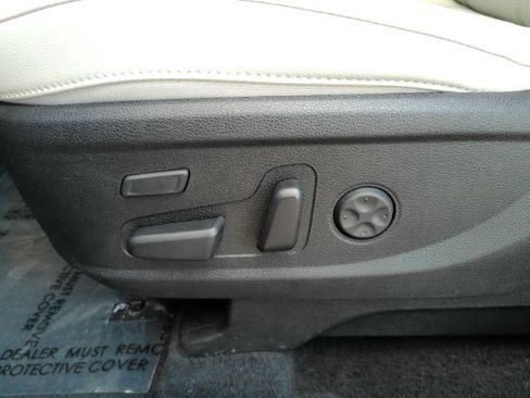 Used 2024 Kia Telluride SX w/ Towing Package image 13