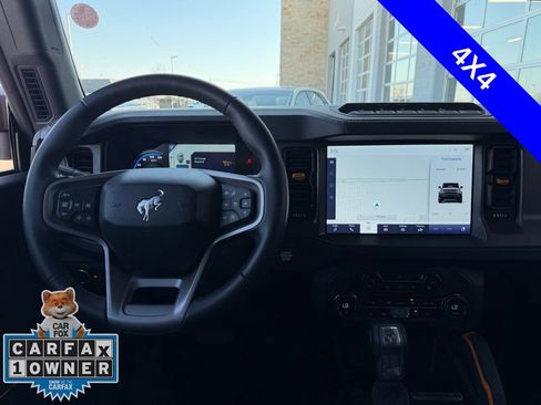 Used 2024 Ford Bronco Badlands image 8