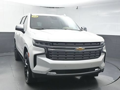 Used 2023 Chevrolet Tahoe Premier w/ Premium Package AWD/4WD image 2