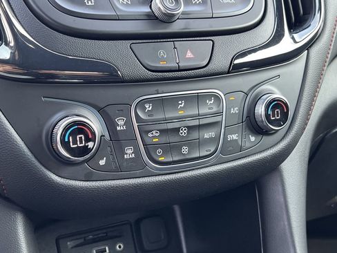 Used 2022 Chevrolet Equinox RS w/ RS Leather Package image 35