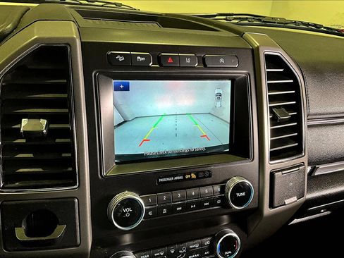 Used 2021 Ford Expedition XLT image 14