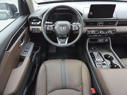 Used 2025 Honda Pilot Elite image 33