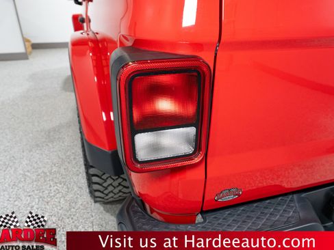 Used 2023 Jeep Gladiator Mojave w/ Cold Weather Group AWD/4WD image 9