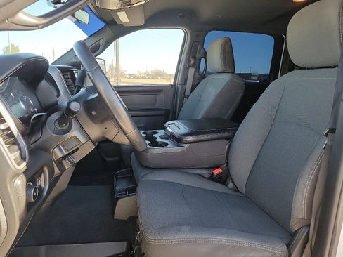 Used 2024 RAM 3500 Tradesman w/ Chrome Appearance Group image 12