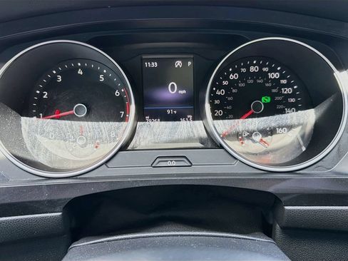 Used 2019 Volkswagen Tiguan SE w/ Panoramic Sunroof Package FWD image 39