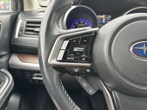 Used 2018 Subaru Outback 2.5i Limited AWD/4WD image 9